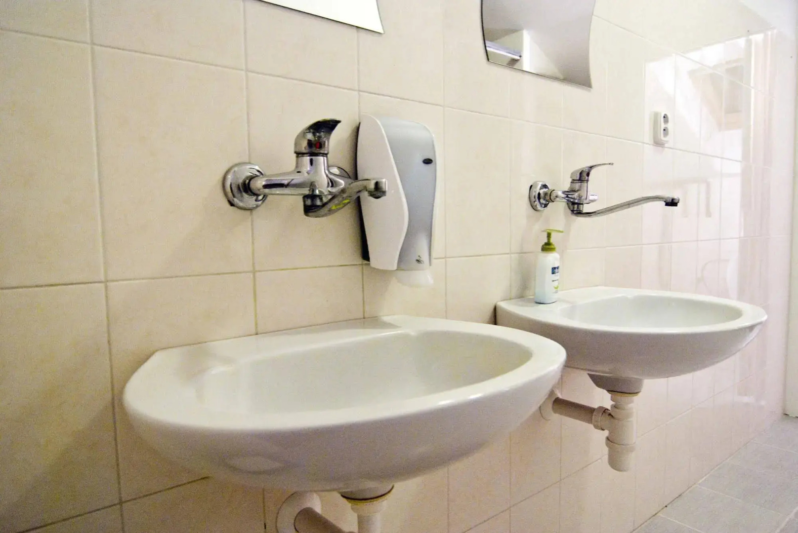 Nitra Glycerin Hostel