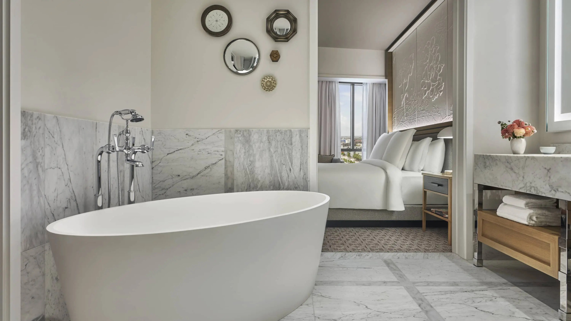 Отель Four Seasons New Orleans