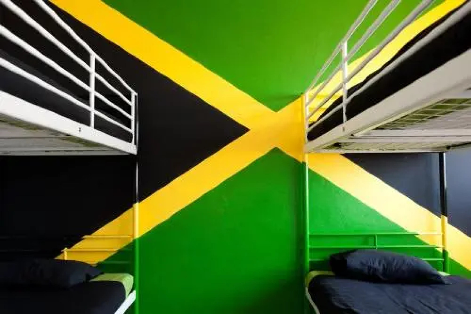 Hostel & Surfcamp 55