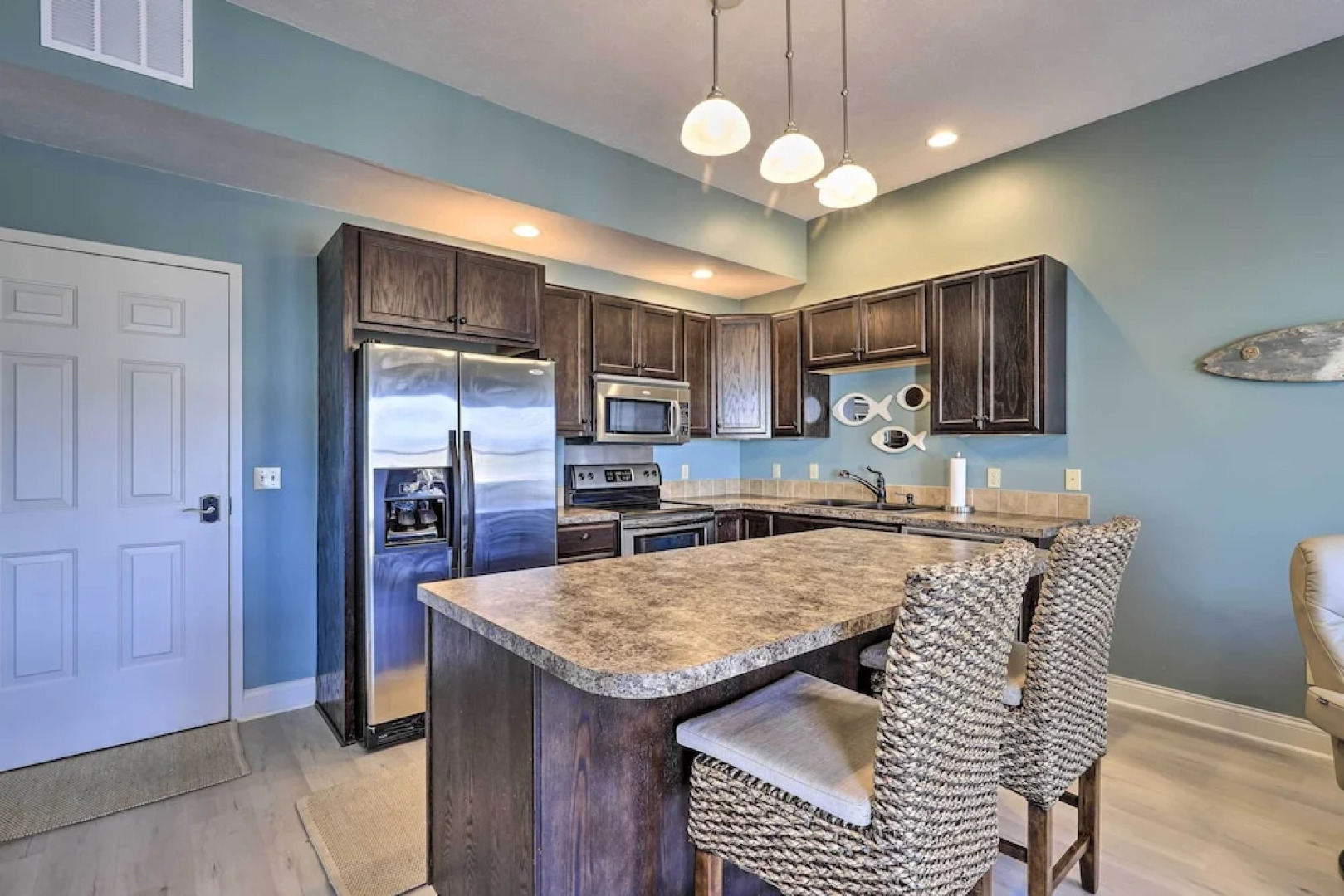 Dtwn Ludington Condo: Balcony, Walk To Beach!