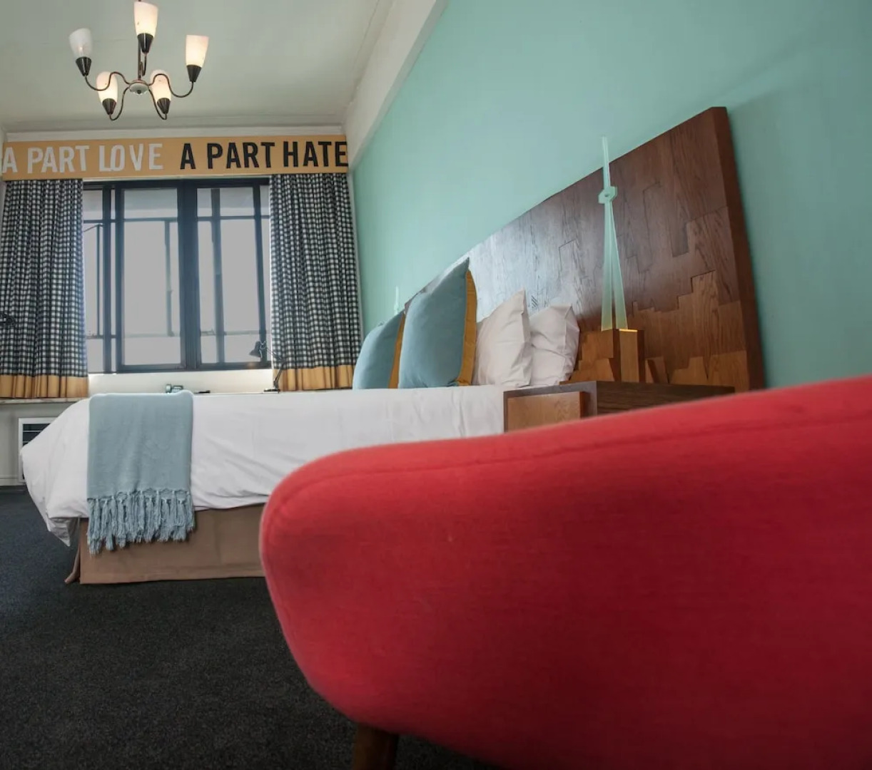 12 Decades Art Hotel