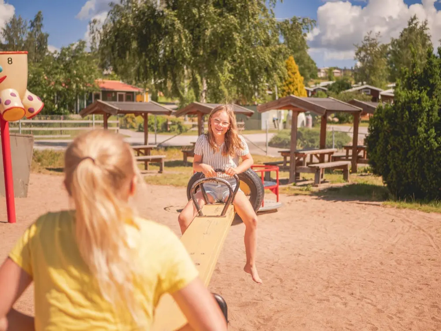 Björkbackens Karaktärshotellet - Stugby