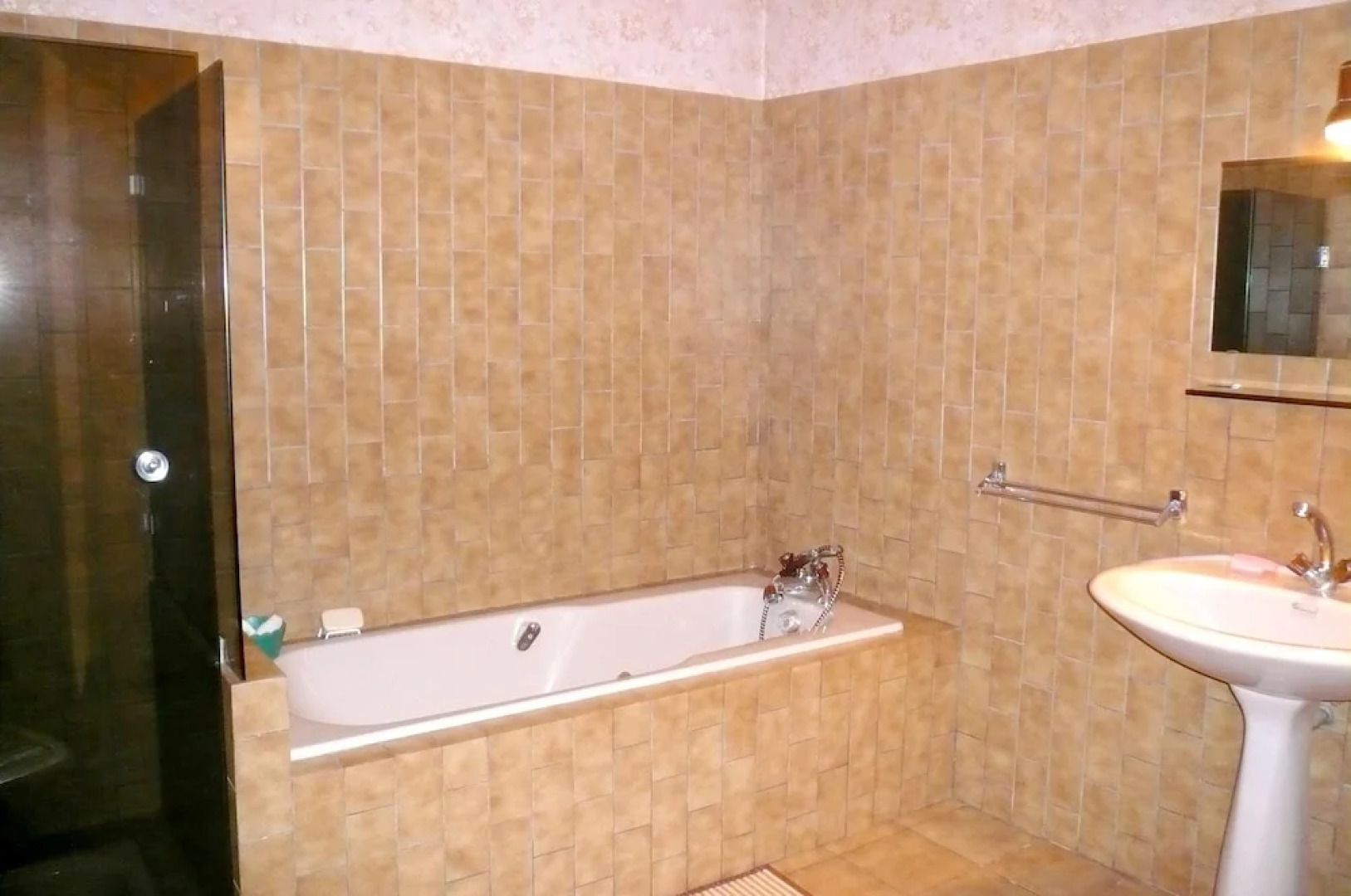 House With 4 Bedrooms in Castillon-la-bataille, With Enclosed Garden a