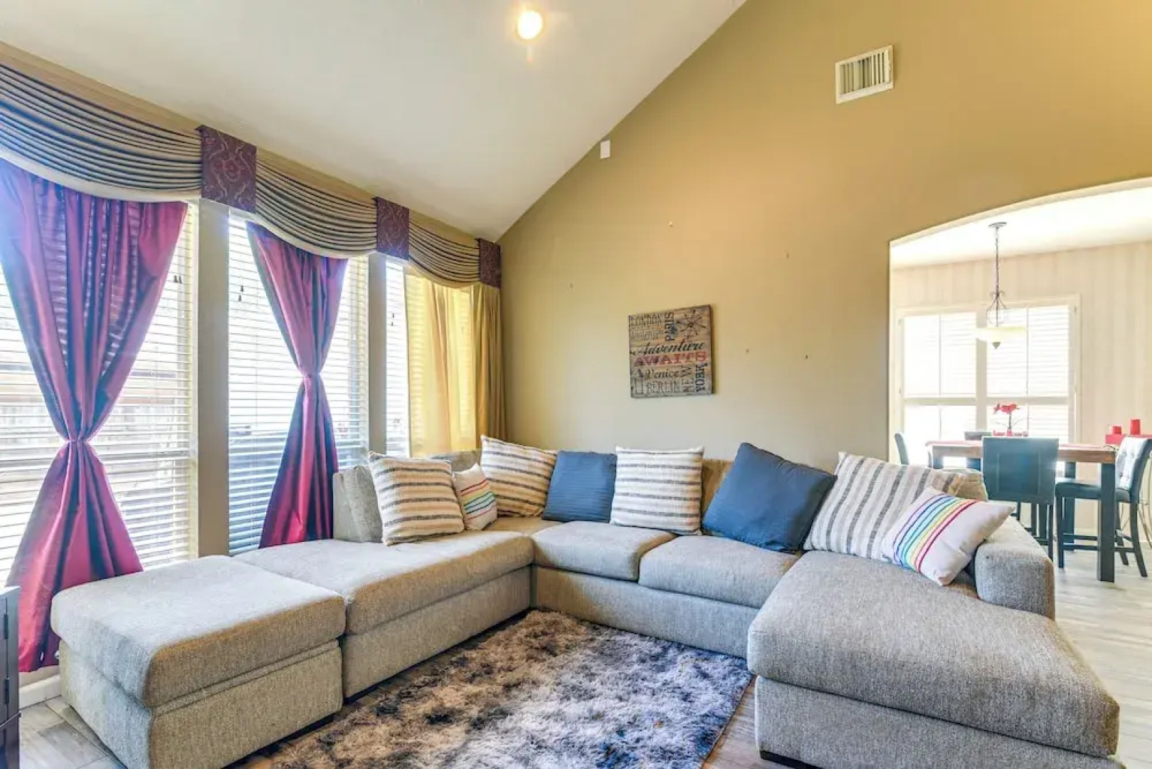 Patio, BBQ & Yard: Family Retreat in Pearland