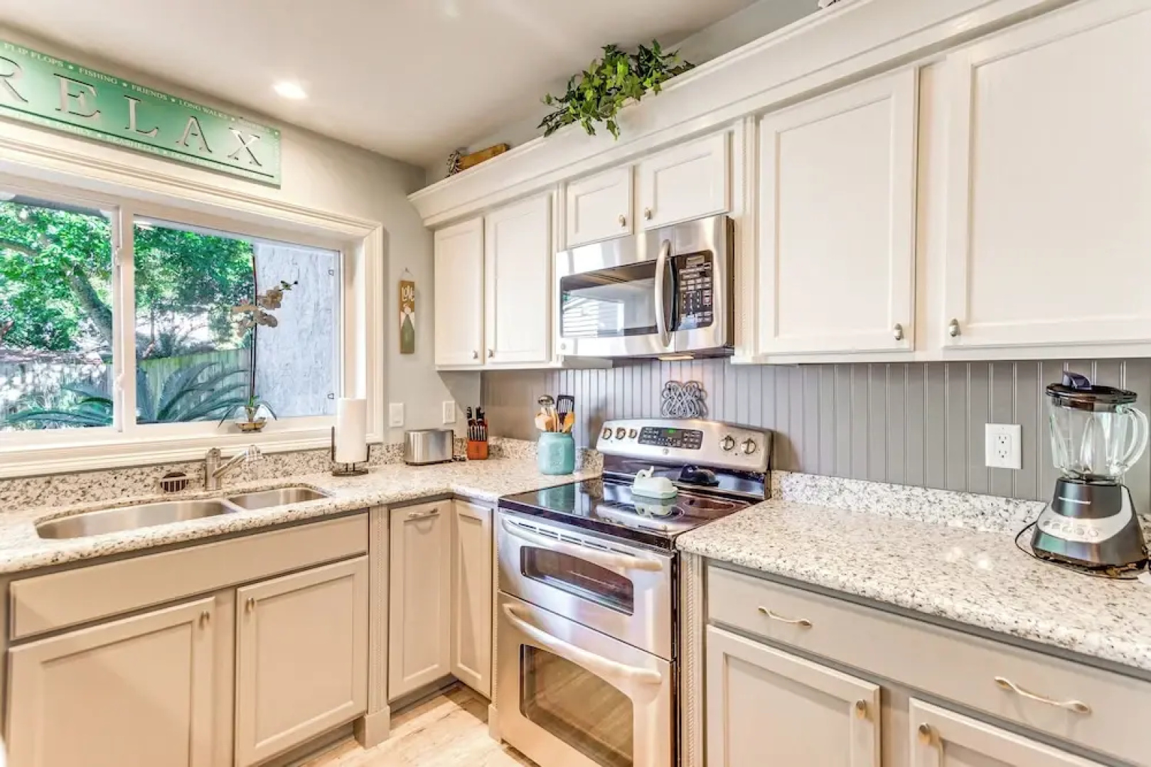 2 Private Outdoor Spaces: Gulf Breeze Townhome!