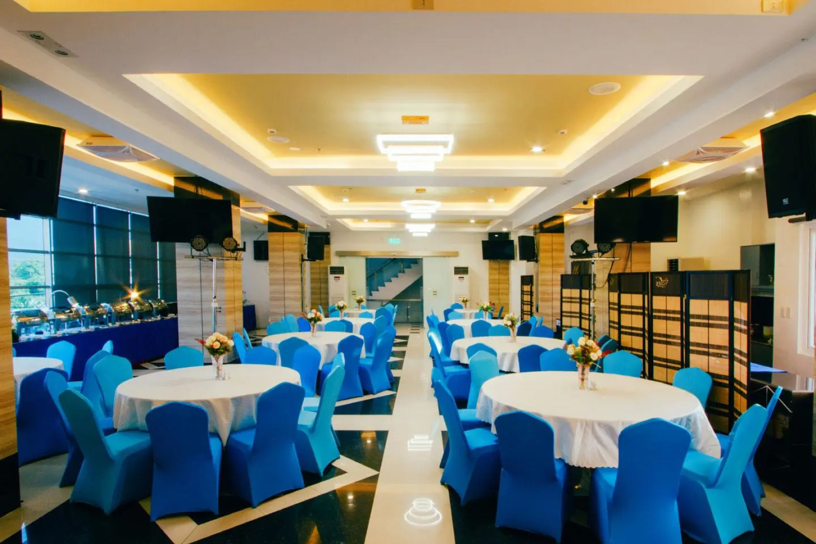 Facade by Hotel Fina