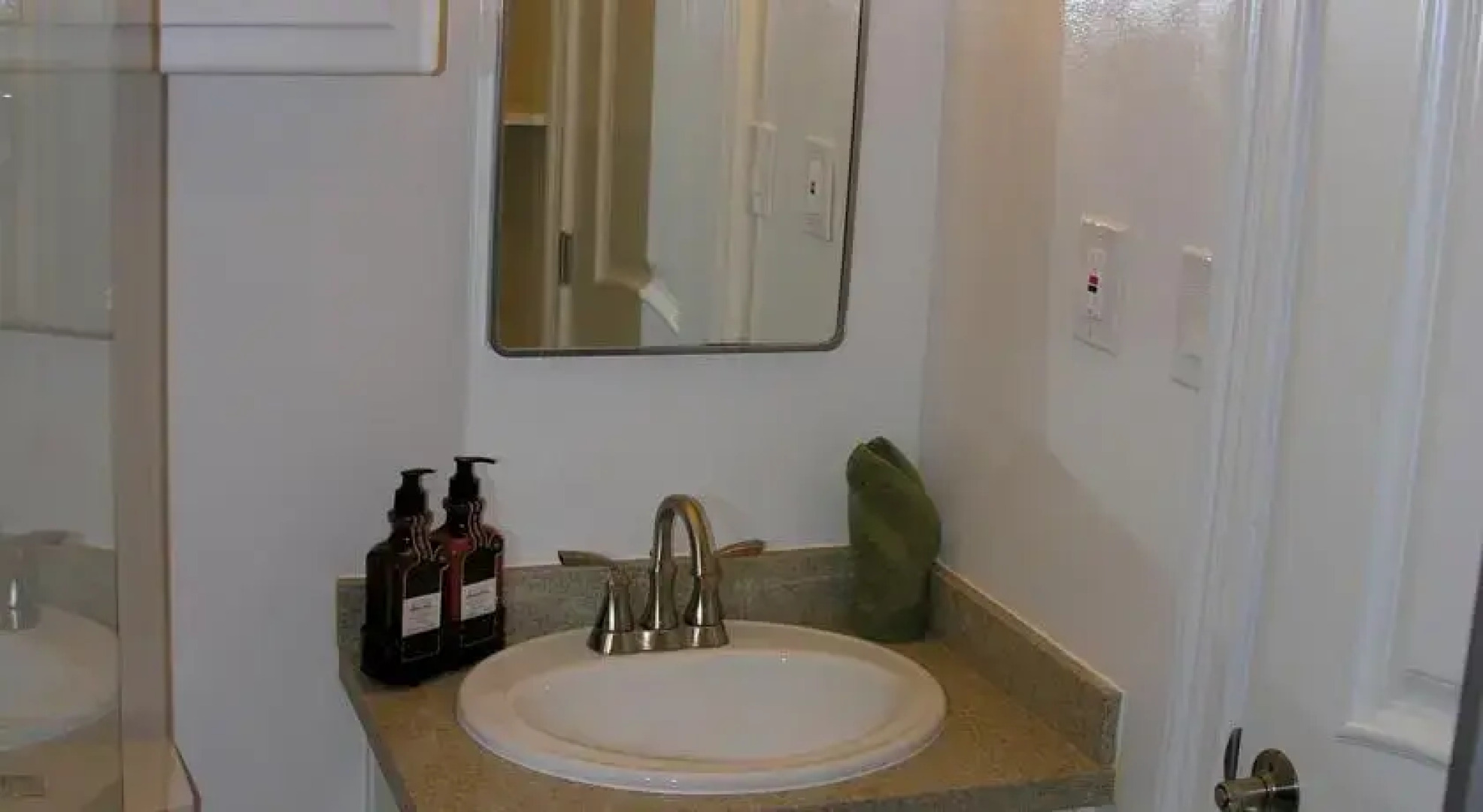 West Hollywood Beauty Laurel #1