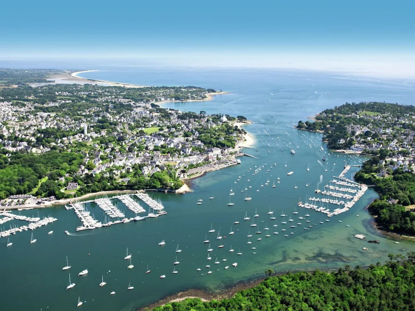 Modern Apartment Near the Relais Thalasso Thermes spa