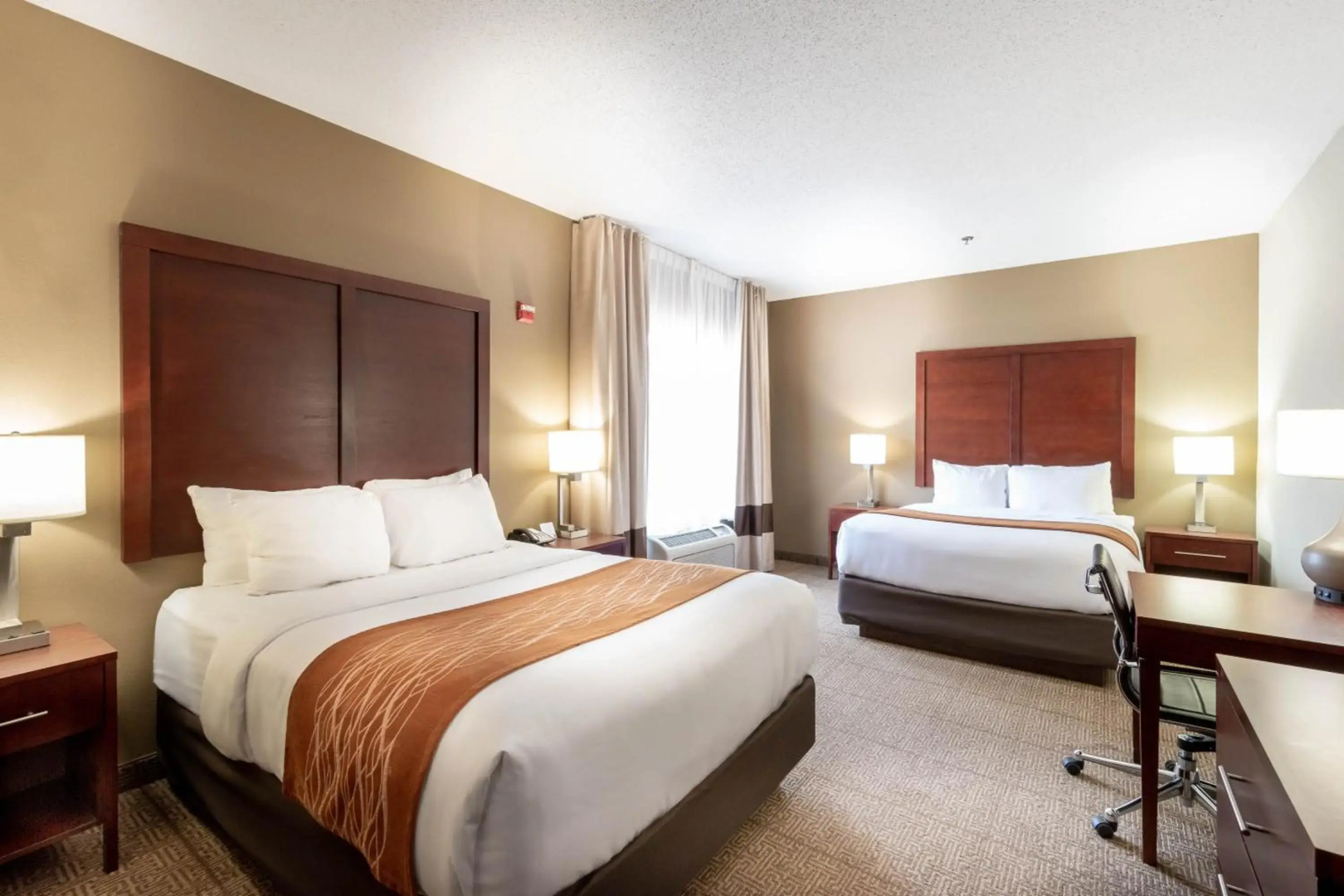 Comfort Inn & Suites Love Field - Dallas Market Center