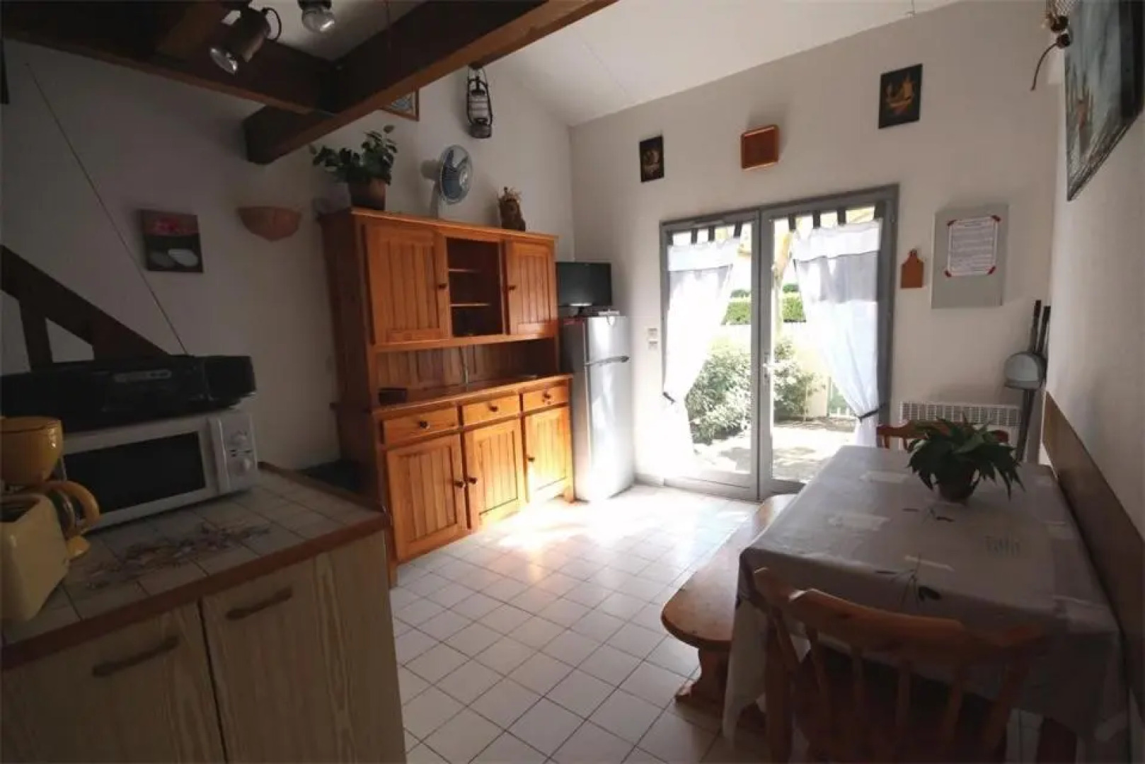 300m de la plage, adorable maison sud 2 chambres 5 couchages terrasse ombragée parking LRHP14