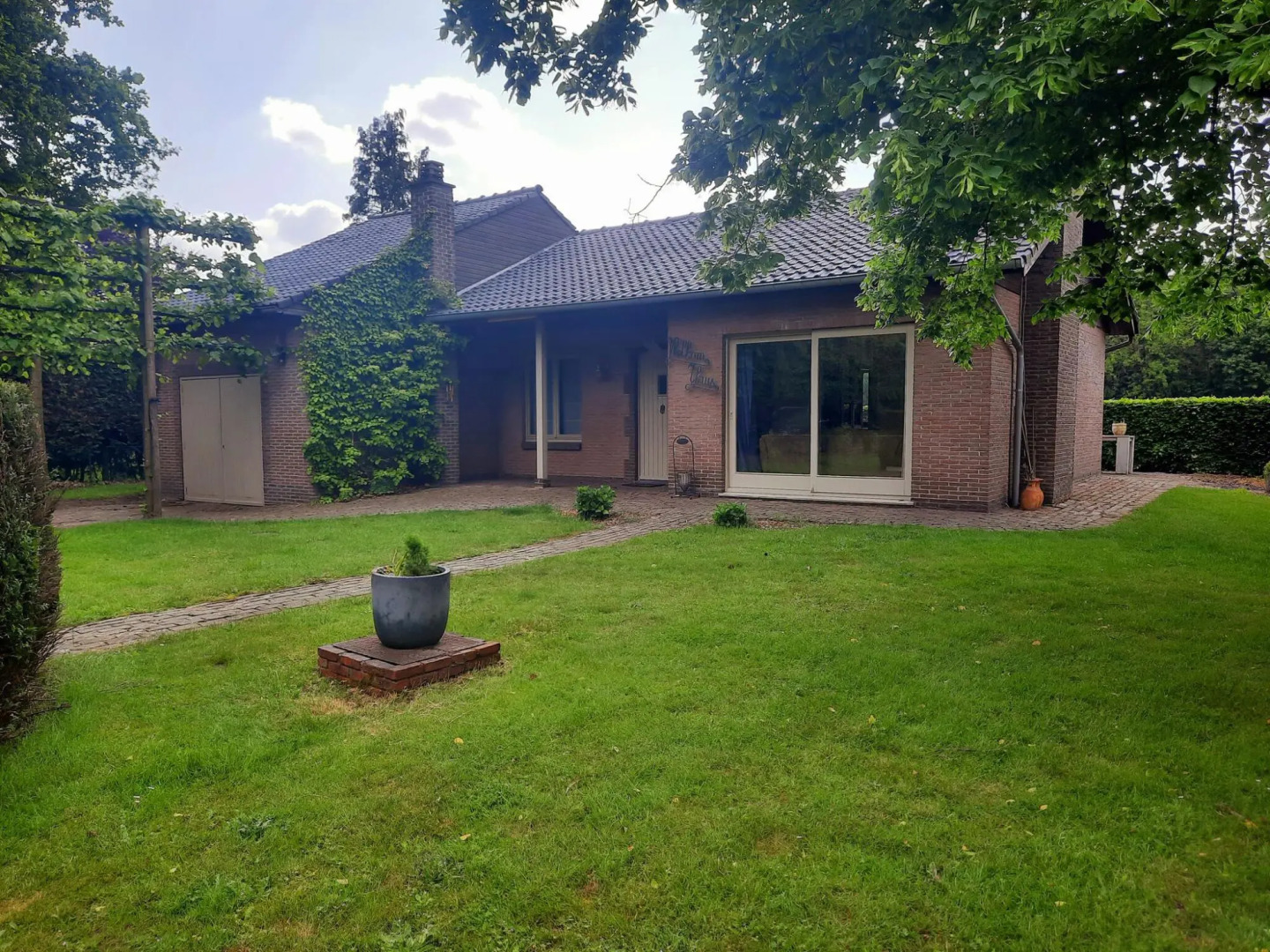 Merksplas Villa With Terrace