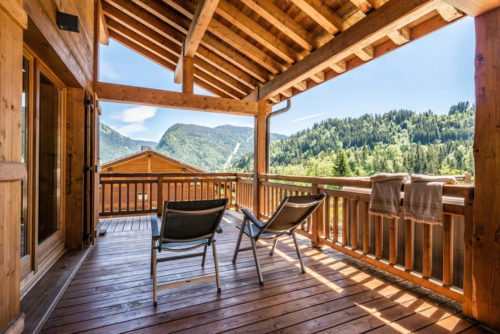 BALATA - Charming Chalet with Hot tub and Views