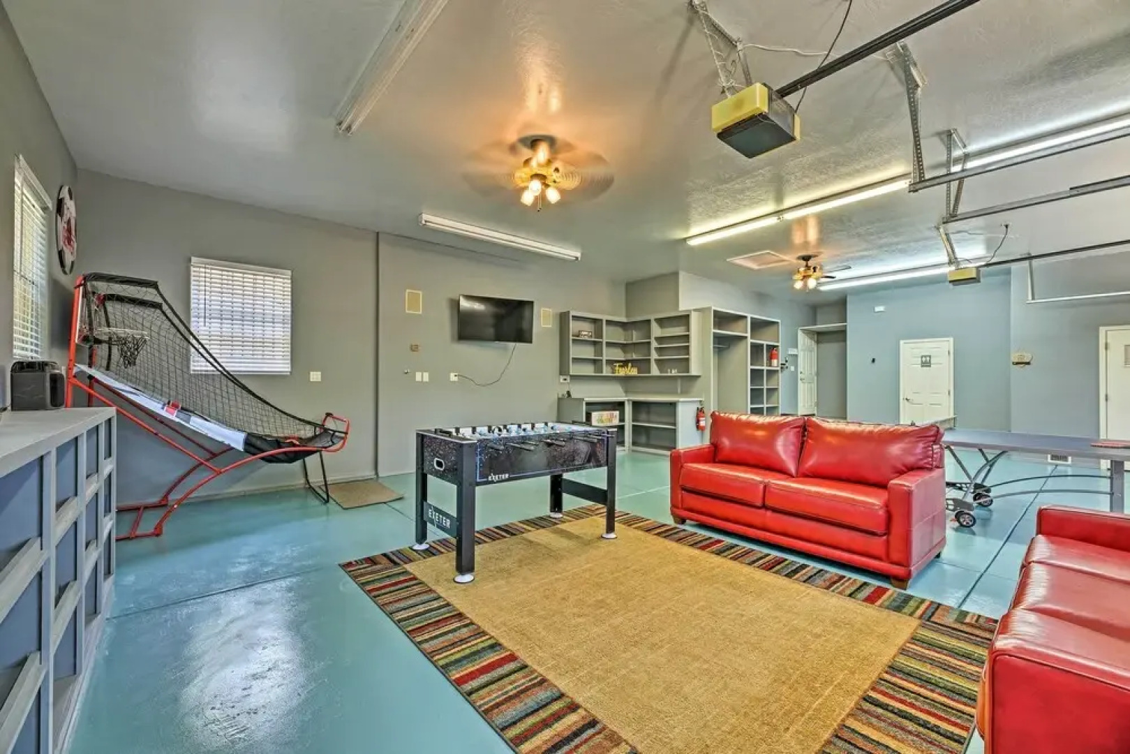 Upscale Show Low Haven w/ Fire Pit & Game Room!