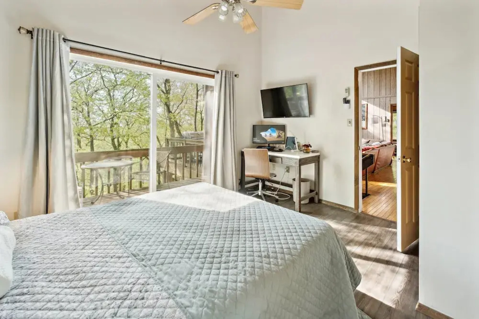 Charming Porter House In The Heart Of The Poconos 4 Bedroom Chalet