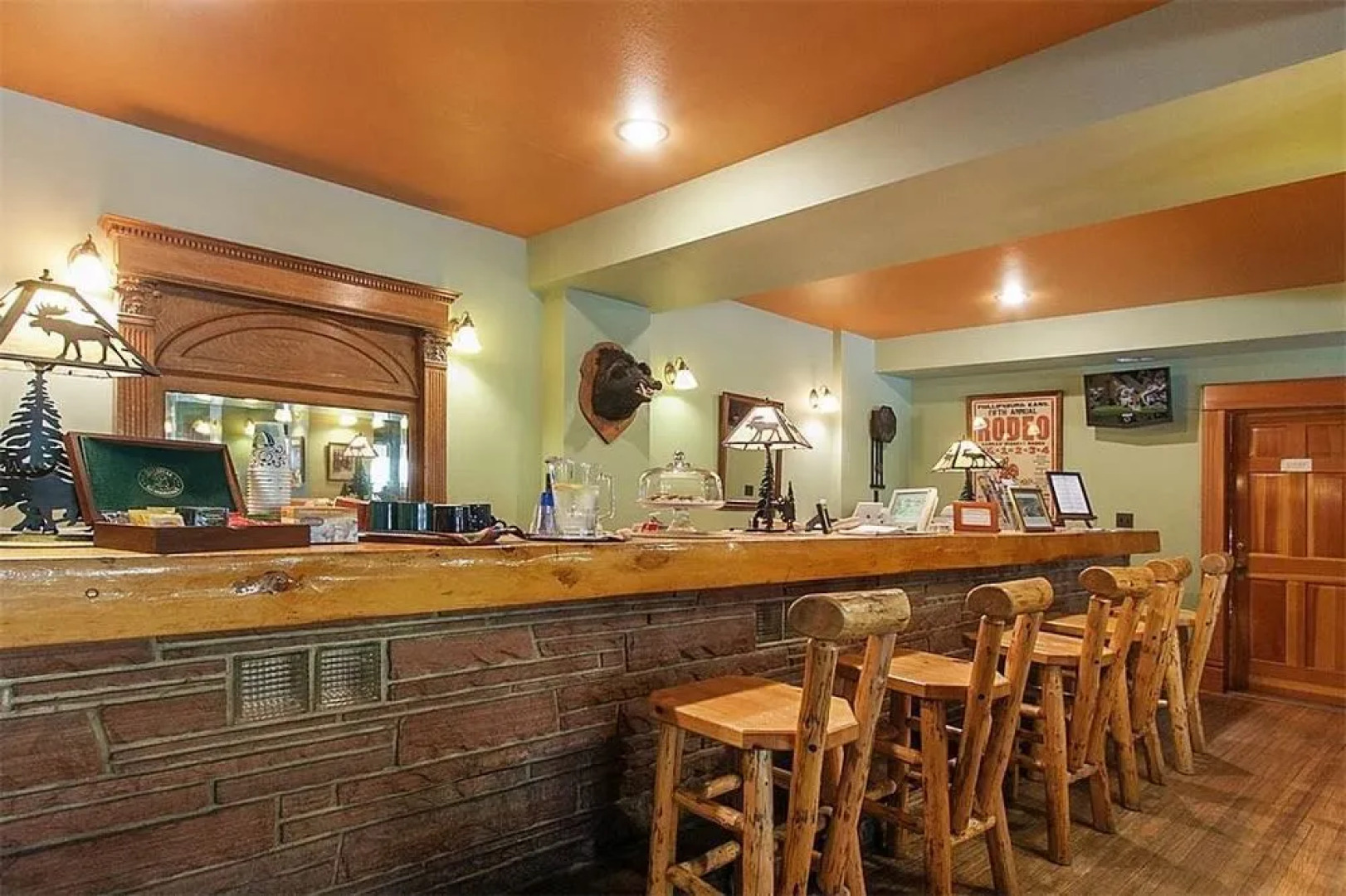 Alps Boulder Canyon Inn