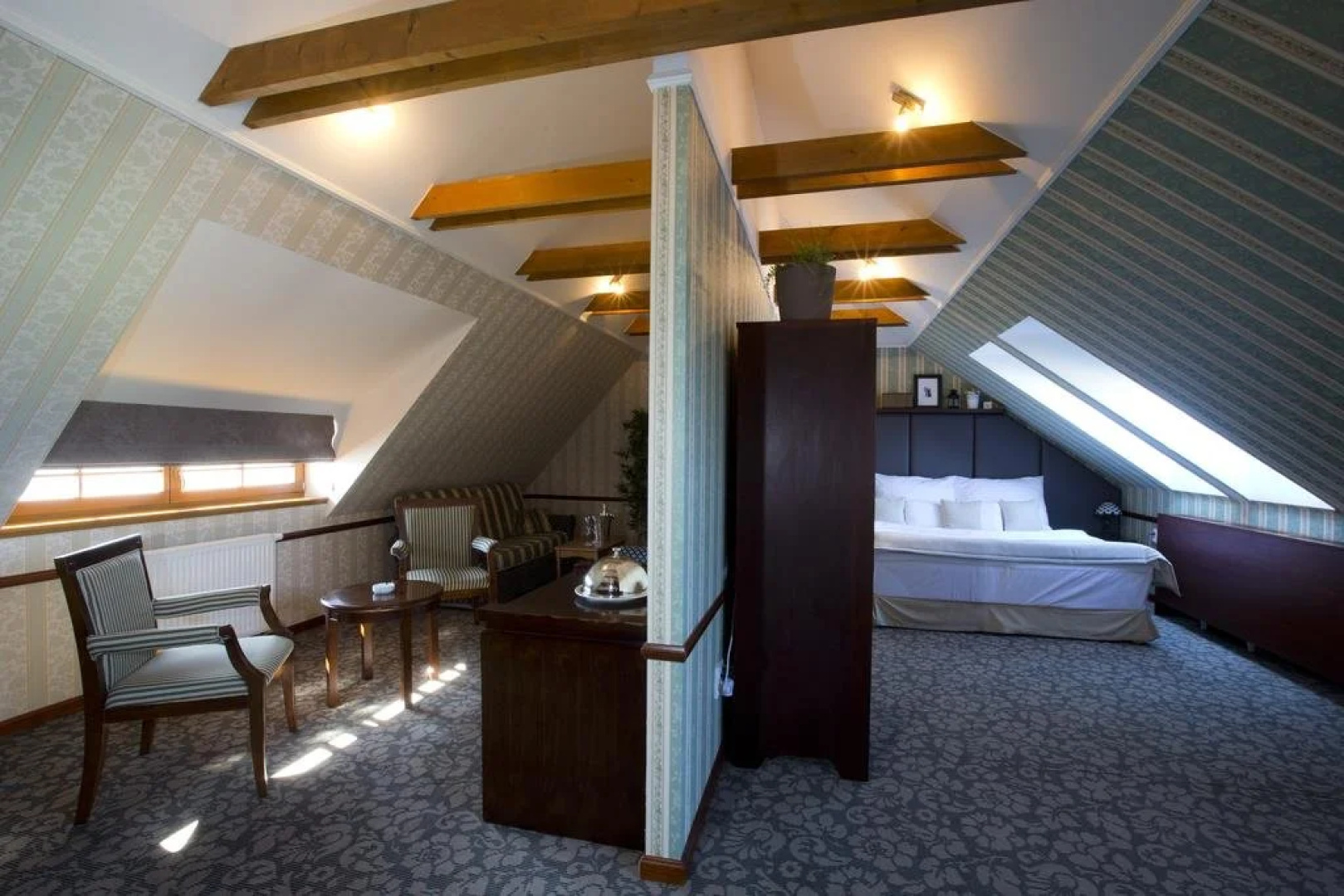 Hotel Golden Eagle