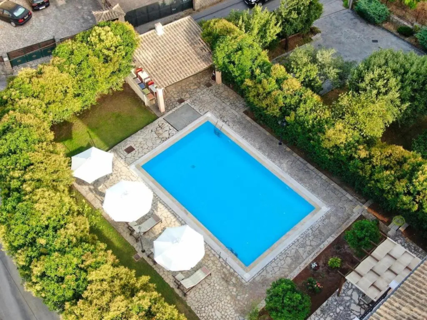 Cha Nanakas Village Inn