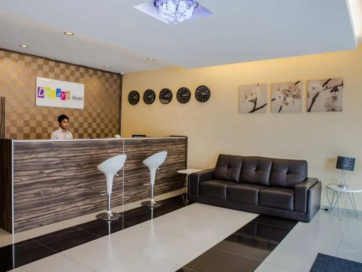 De Jaya Hotel, Pelangi Damansara