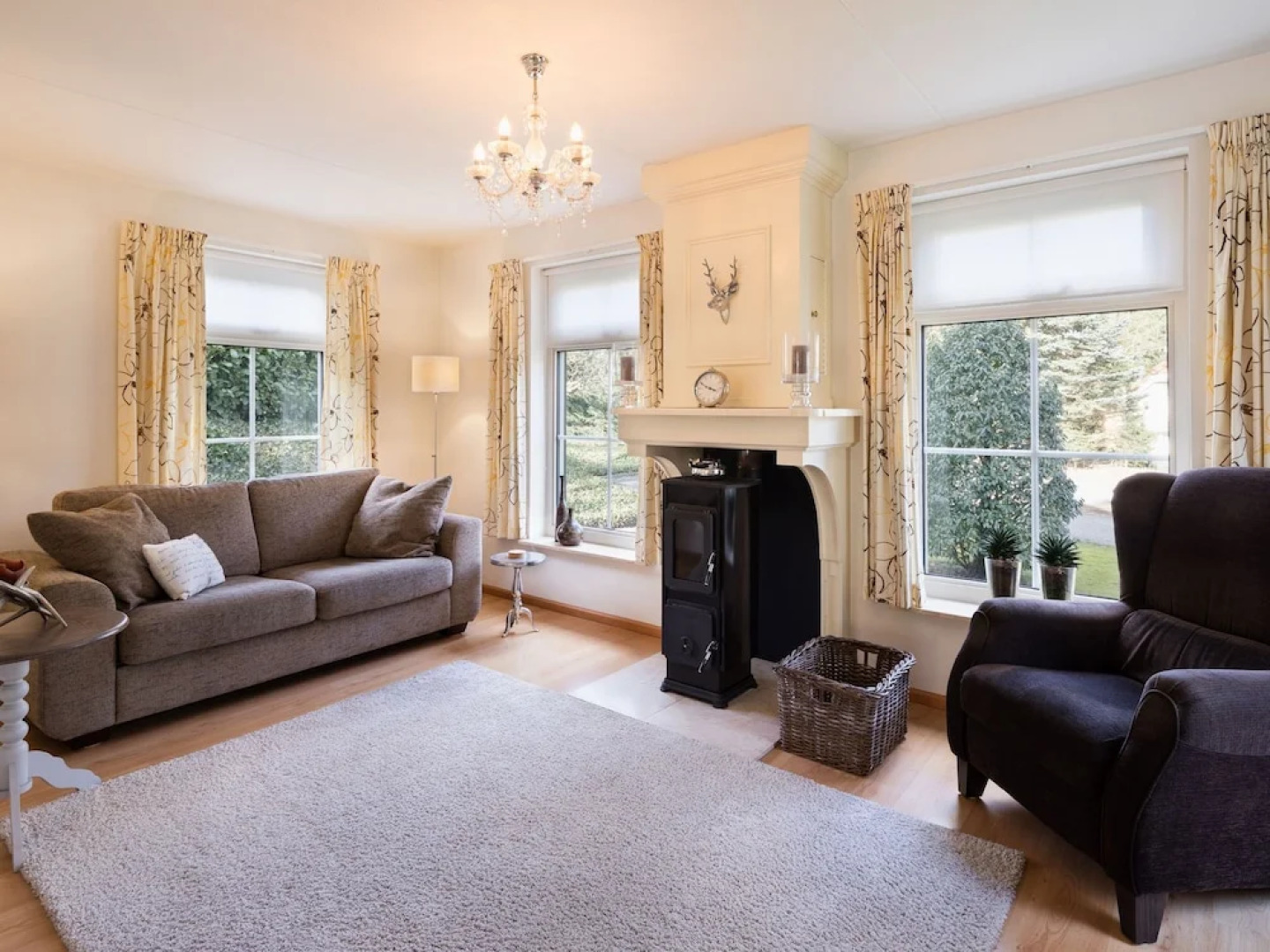 Romantic Villa With a Dishwasher, Near a National Park