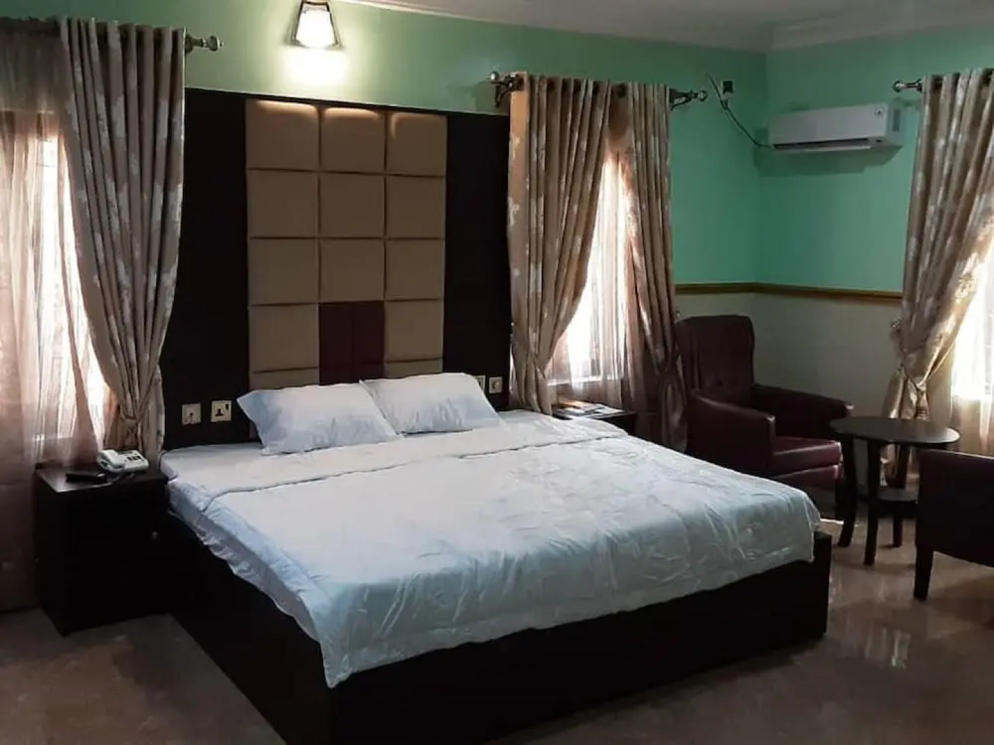 Royal City Dubai Hotel & Suites