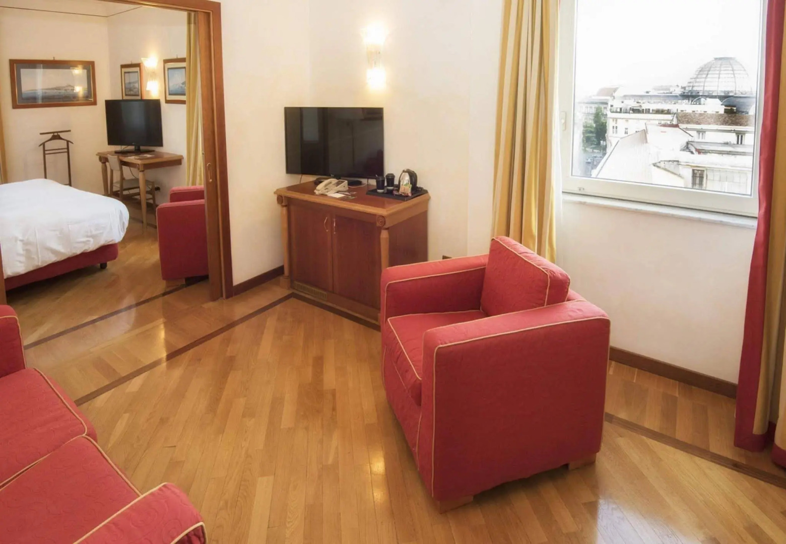 Renaissance Naples Hotel Mediterraneo