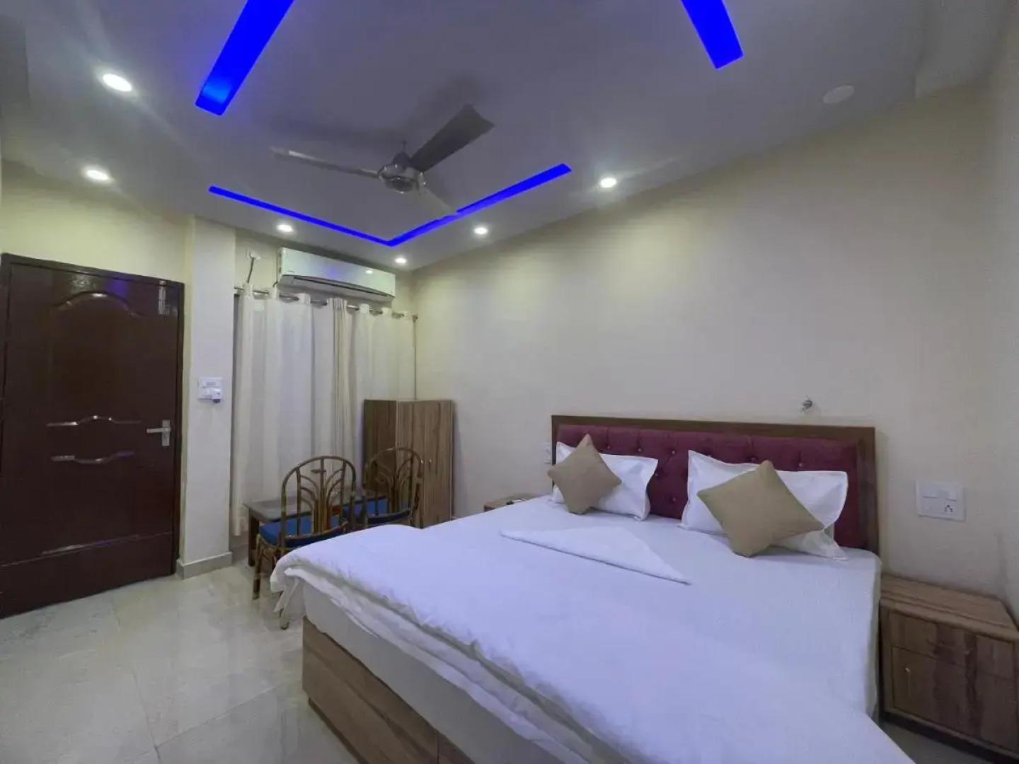 Karwaan by the Ganges