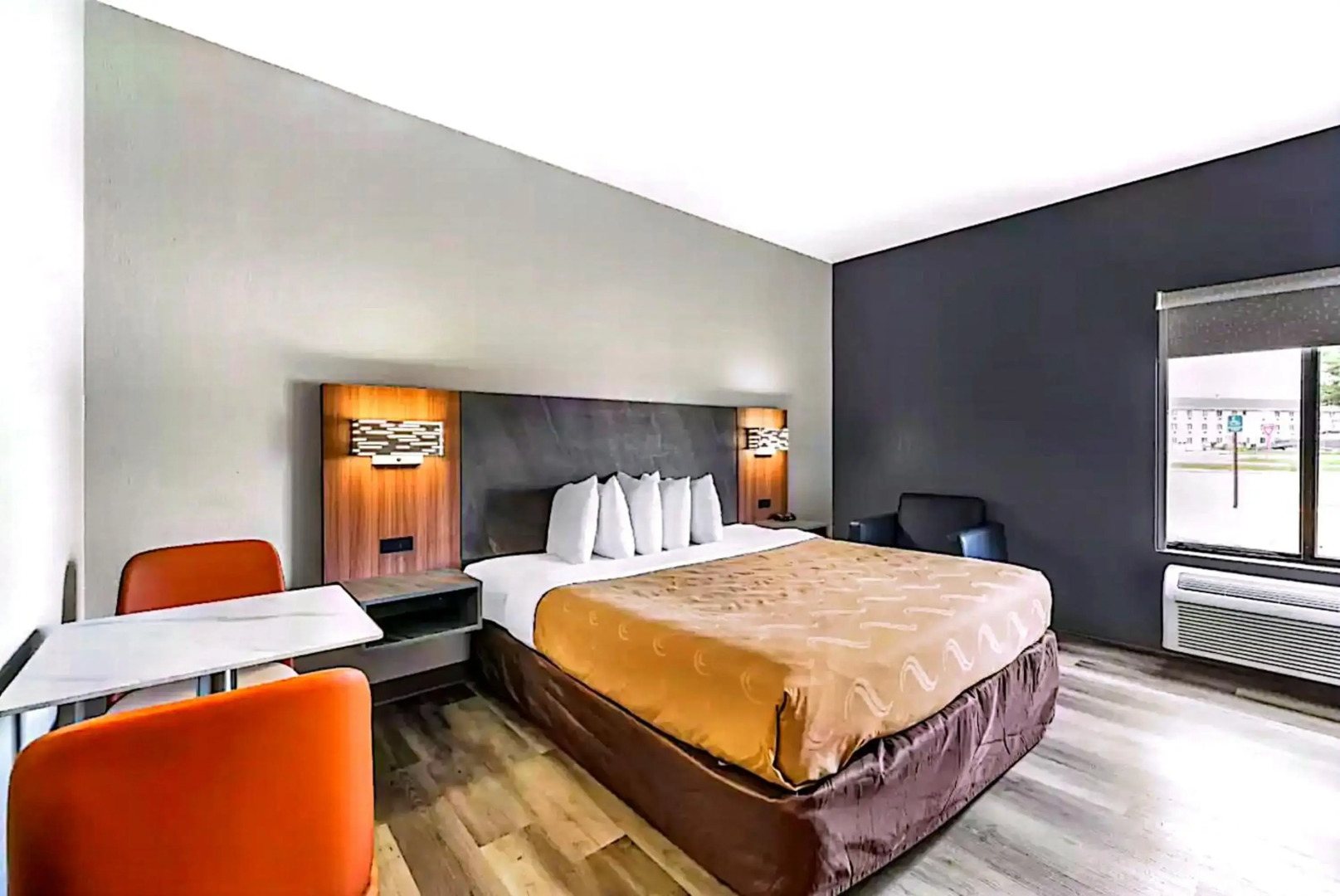 Quality Inn & Suites Manhattan