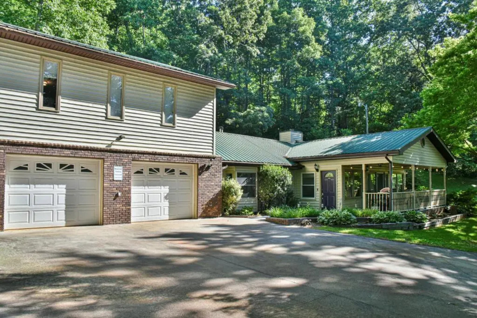 South Asheville home with hot tub just 11 miles to downtown