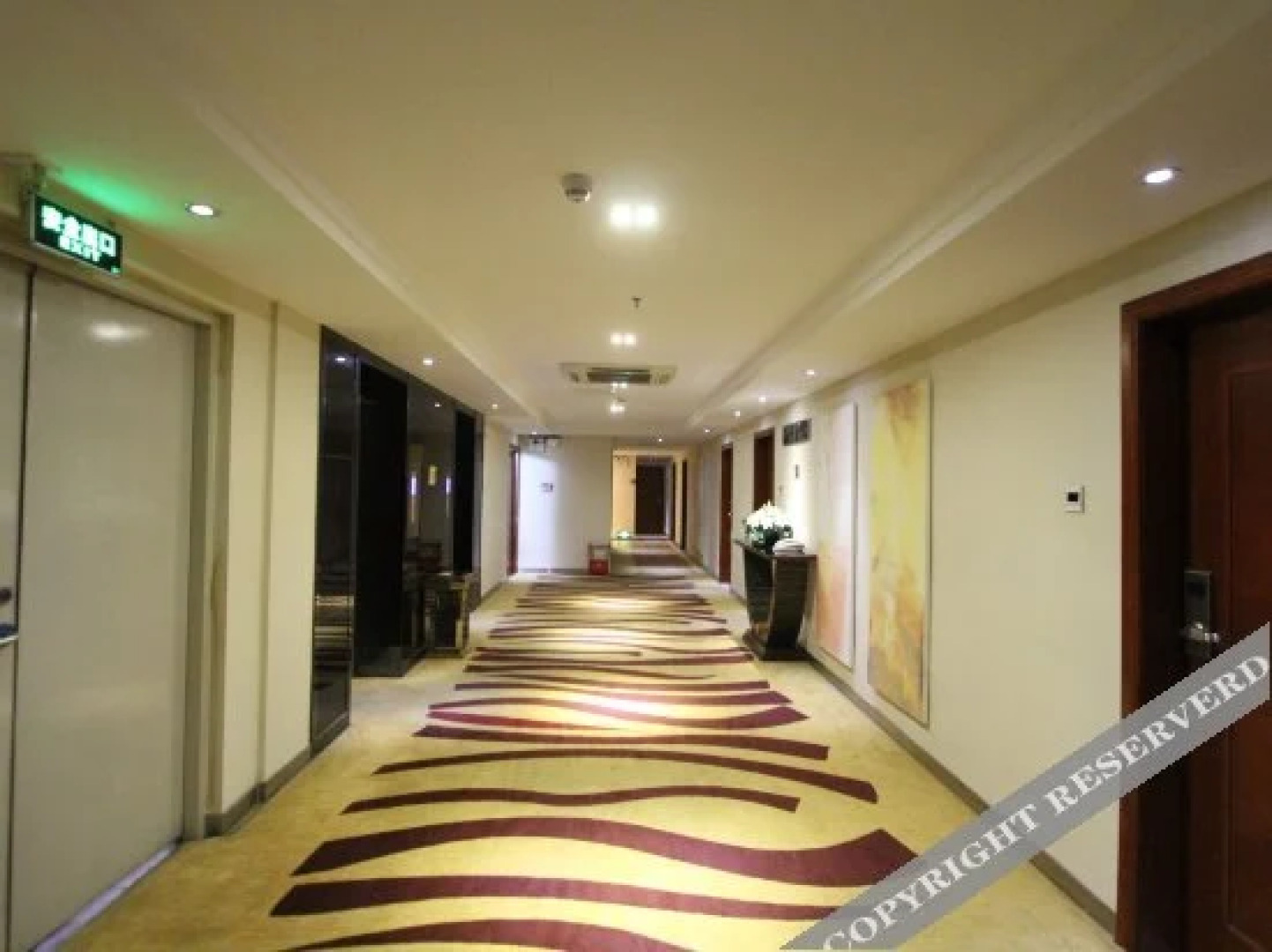 Sunshine Holiday Hotel