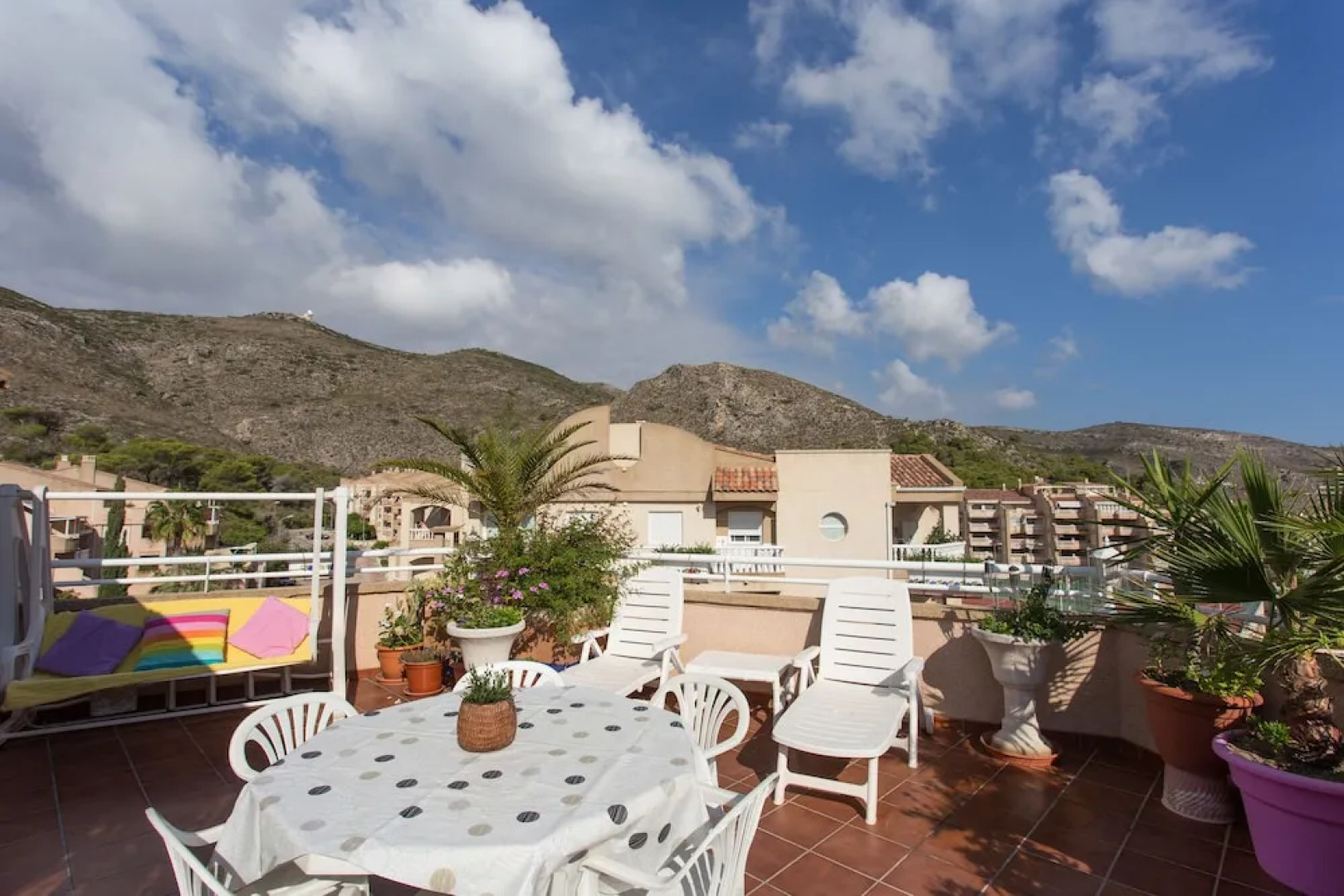 Ático dúplex en urbanización familiar