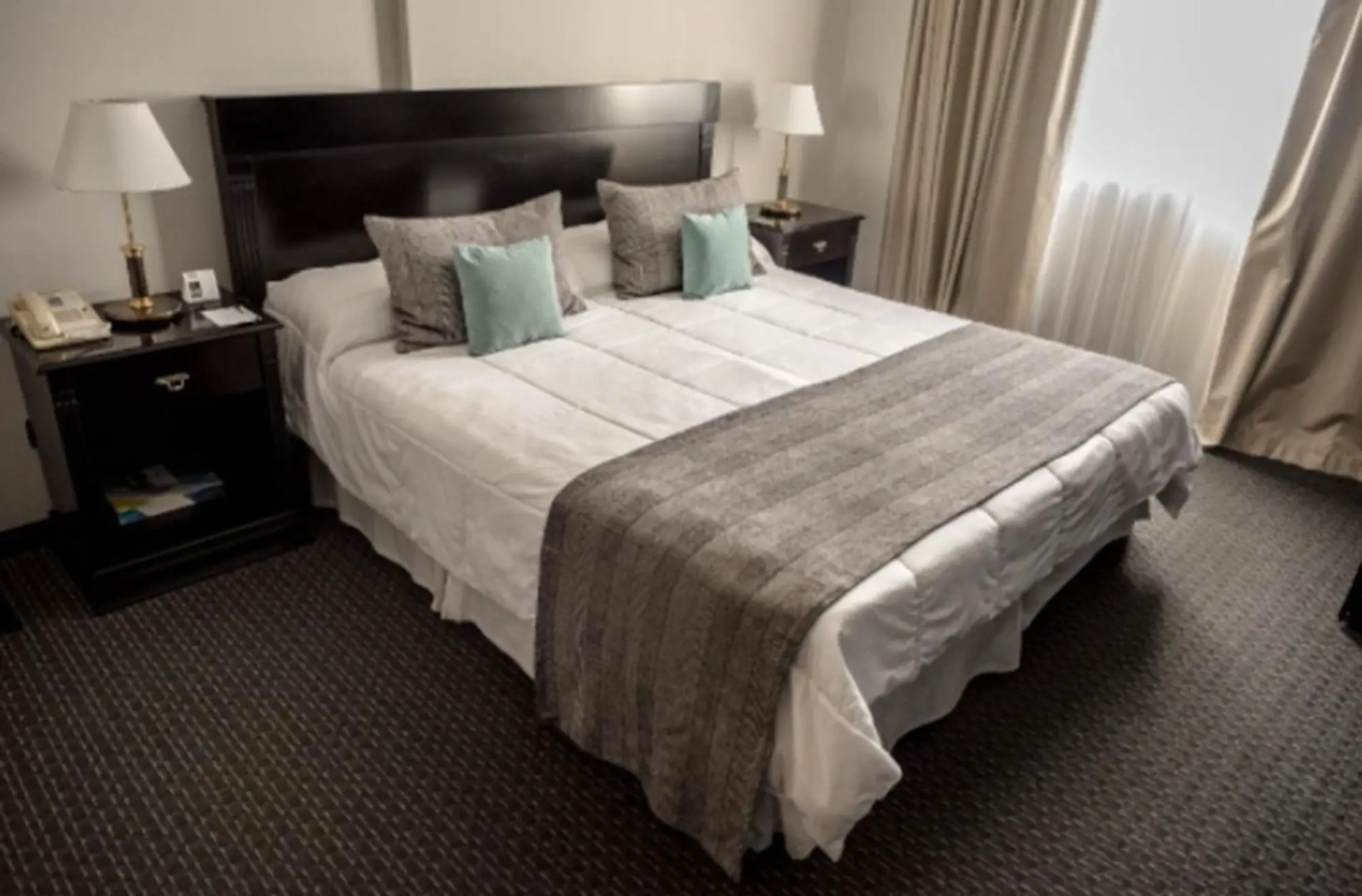 Plaza Real Suites Hotel