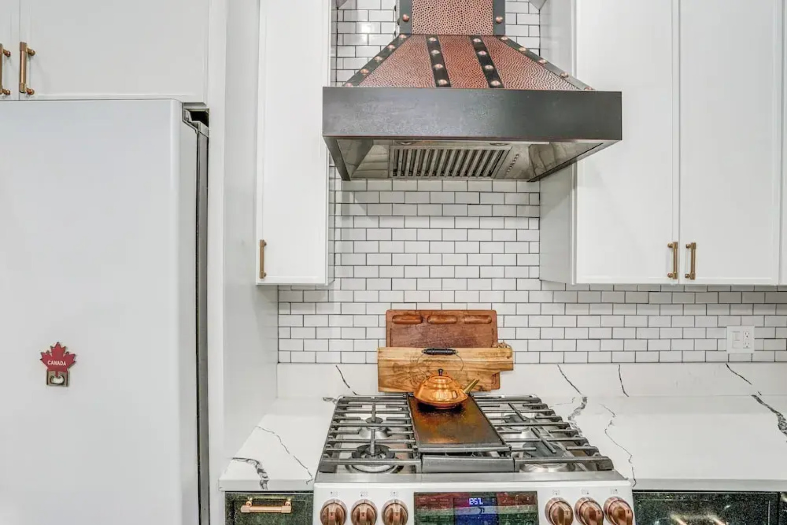 Walk to Nott Memorial: Studious Retreat Near Eats