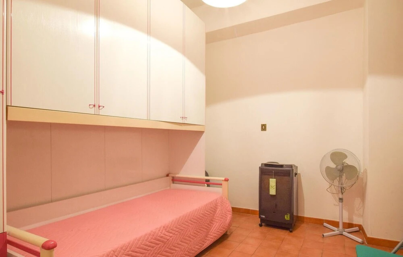 Beautiful Apartment in Gaggi With Wifi and 4 Bedrooms