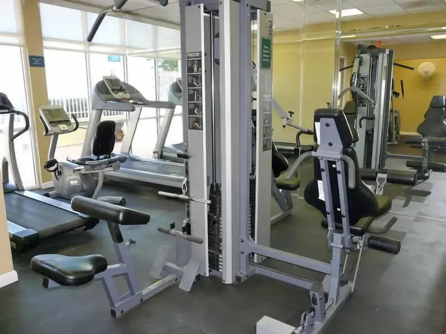 Luxurious Beachfront Condo With Glorious Ocean Views