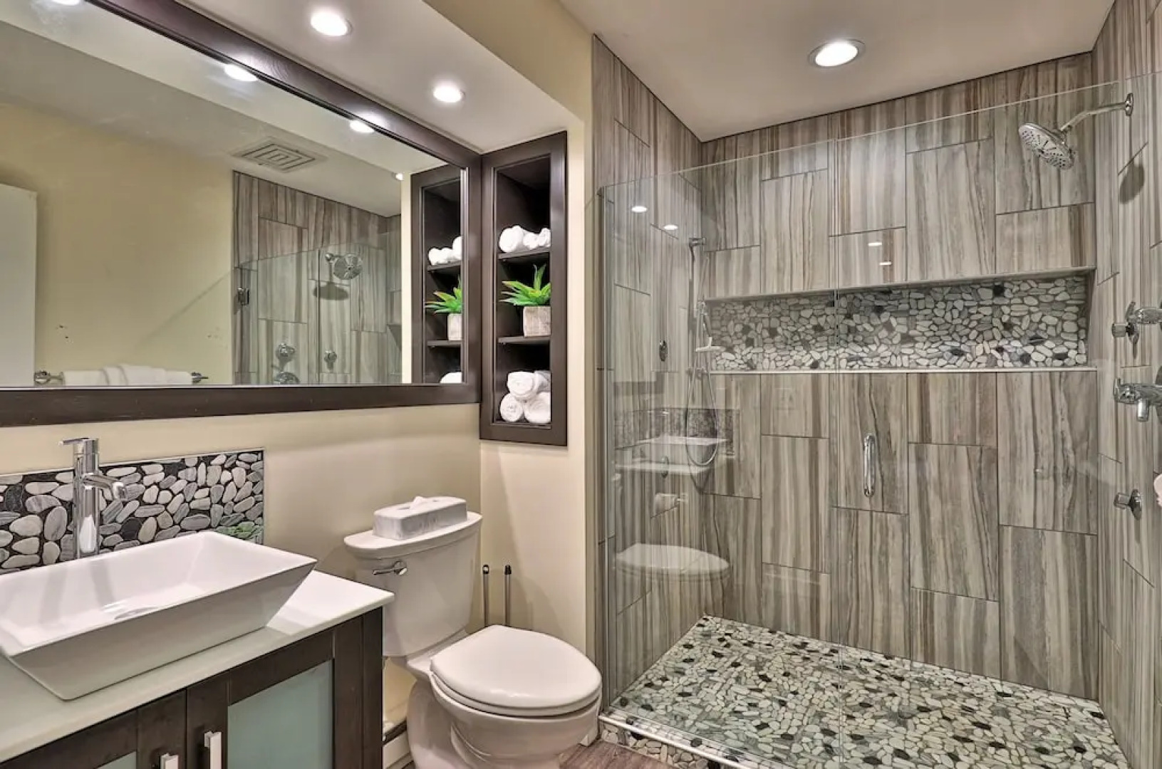 The Grande Suite at Killington: Sleeps 10 Guests, Close to Mountain!