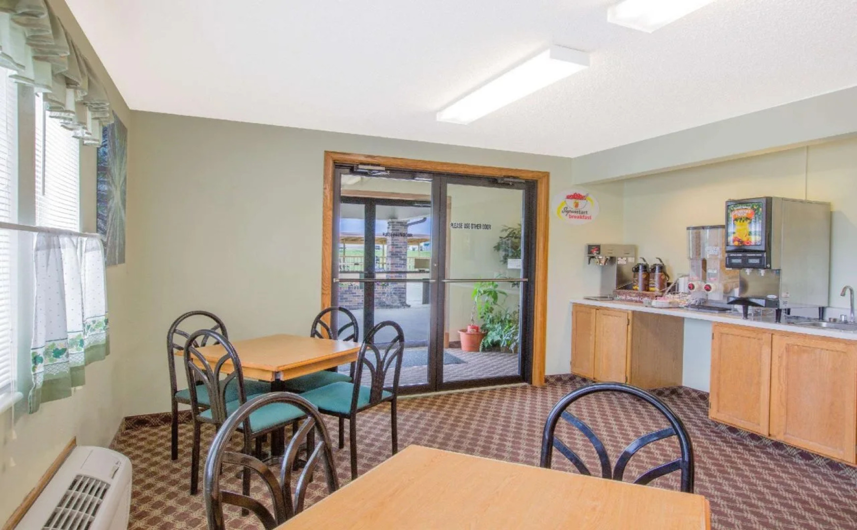 Rodeway Inn near I-35 Lamoni