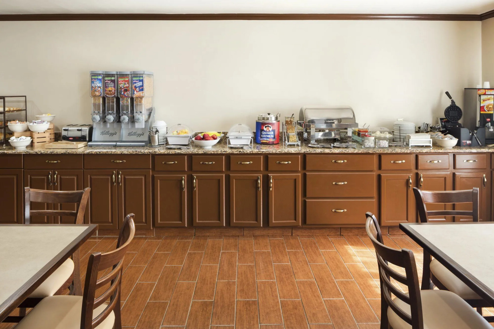 Country Inn & Suites by Radisson, Grand Rapids Airport, MI