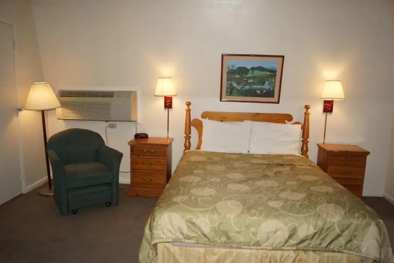 Country Squire Inn & Suites