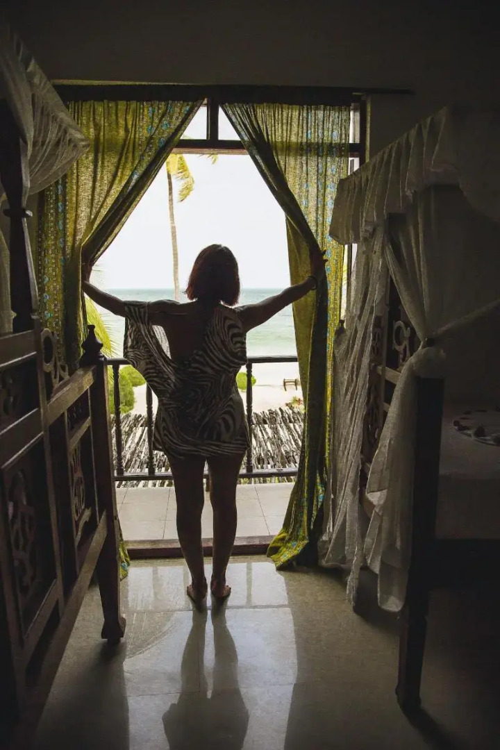 Moonshine Uroa Boutique Hotel