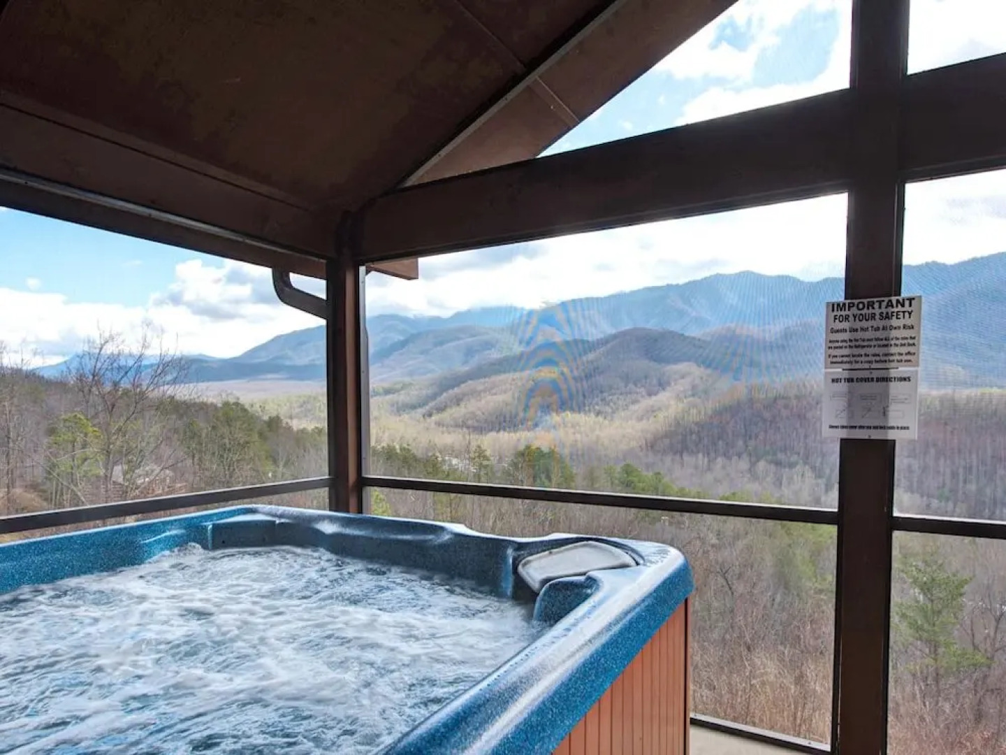 Resting Bears - Three Bedroom Cabin