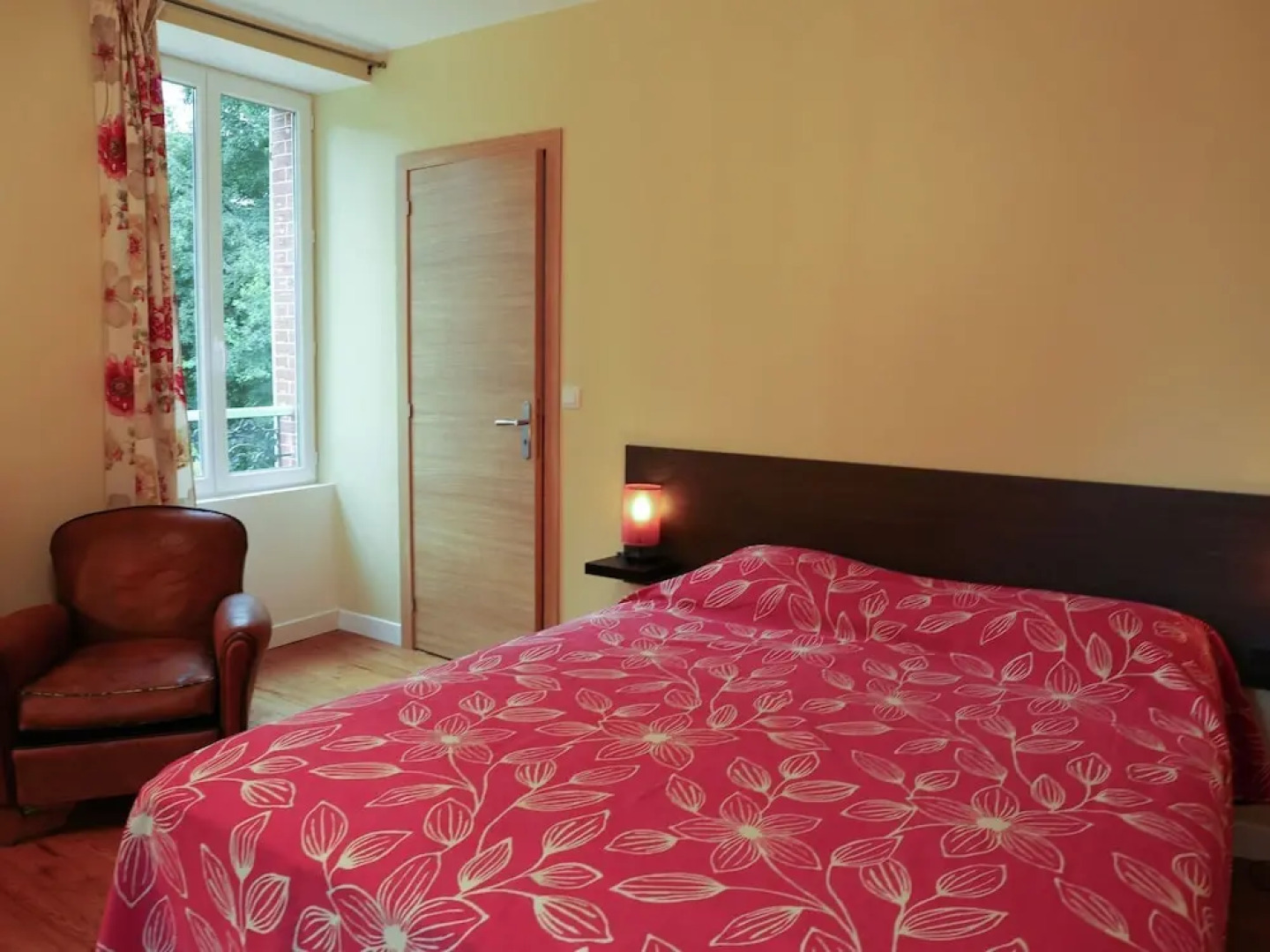 Cozy Holiday Home with Garden in Cernoy-en-Berry France