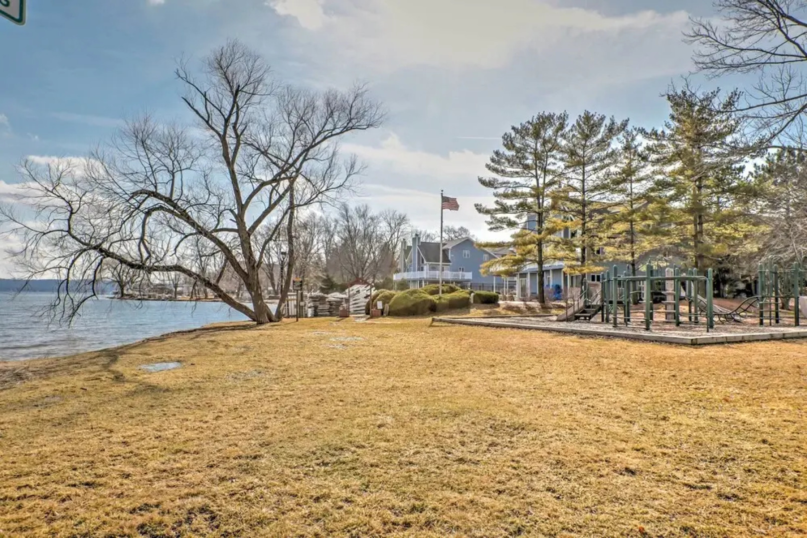 Williams Bay Retreat: Walk to Lake Geneva & Town!