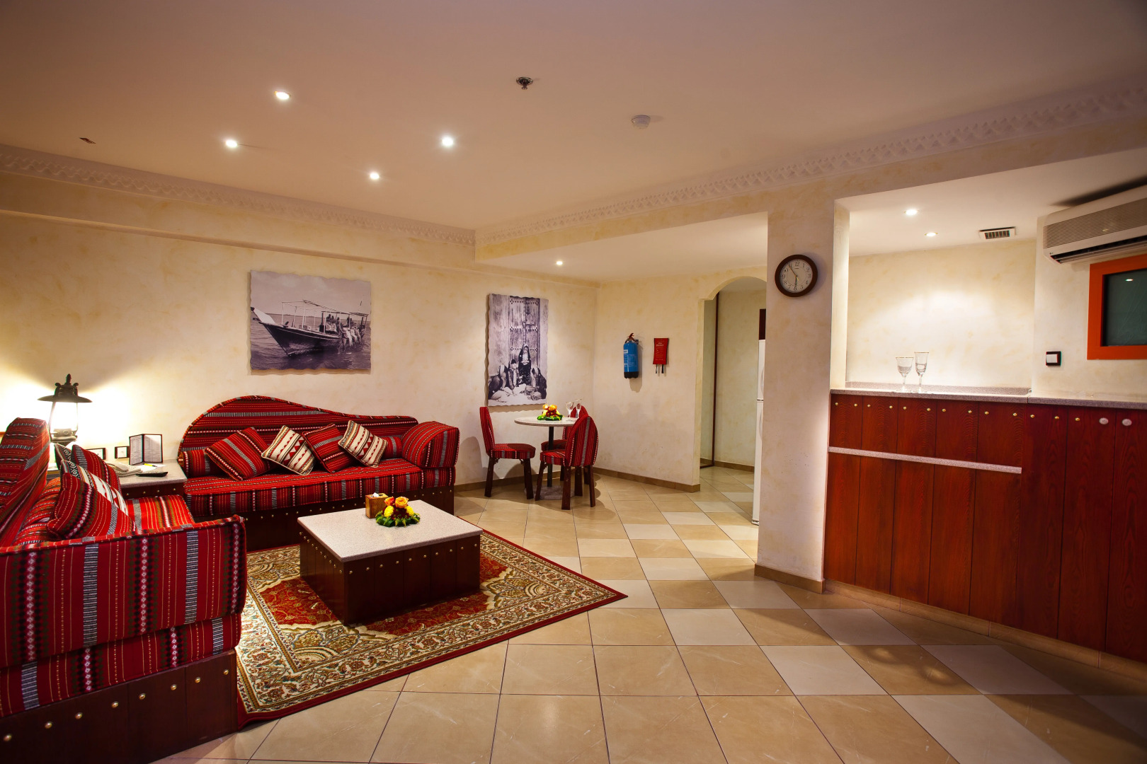 Al Liwan Suites
