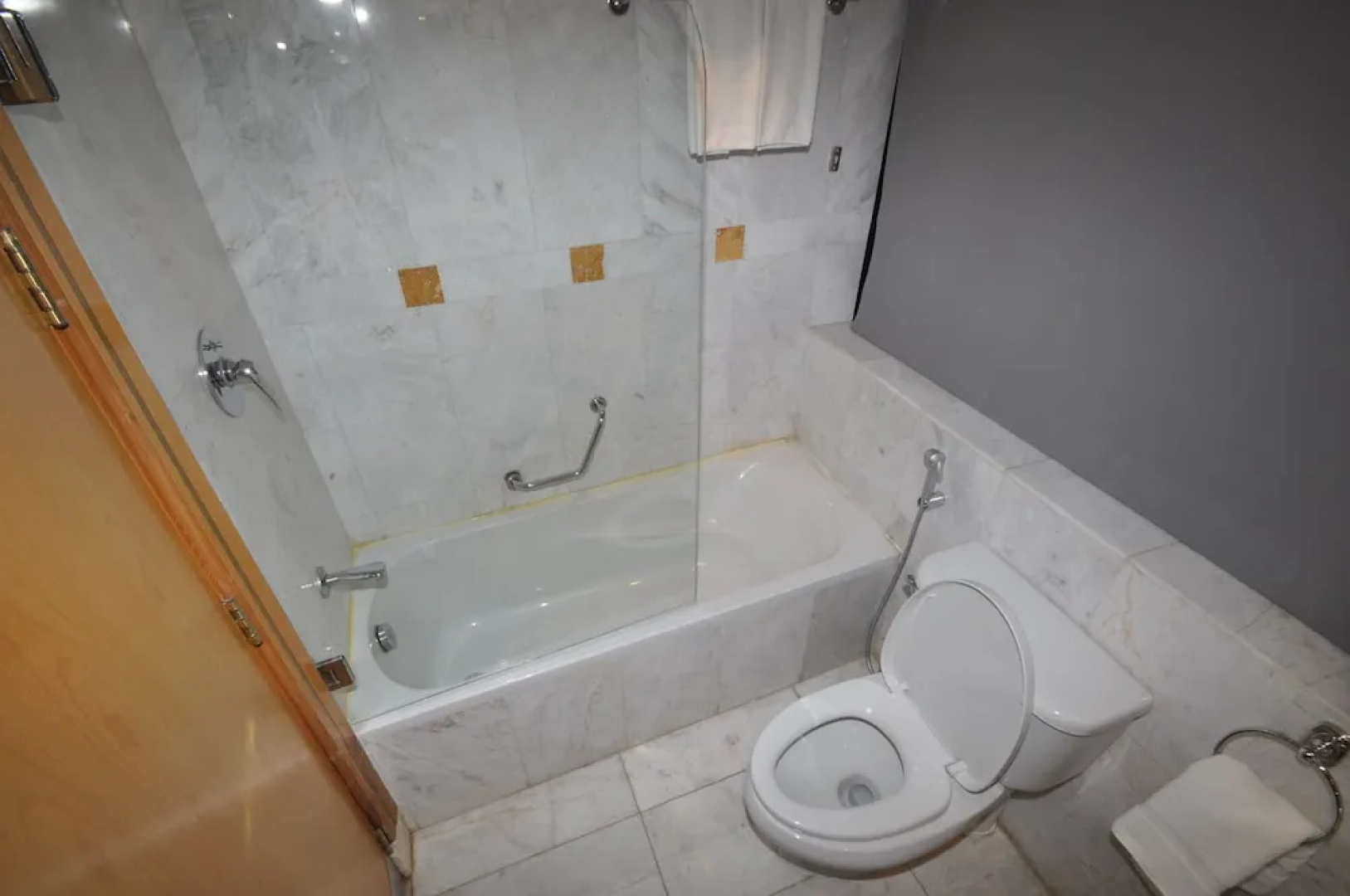Tofel Kendla Al Azizia Hotel
