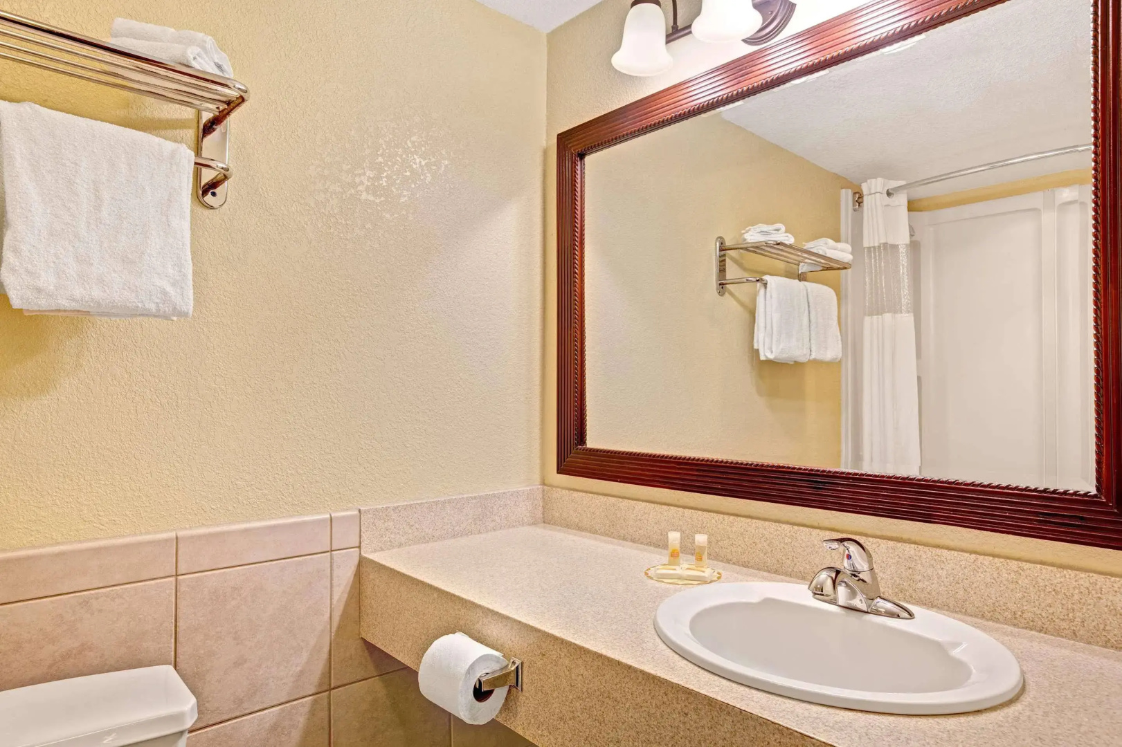 Days Inn by Wyndham Nanuet / Spring Valley