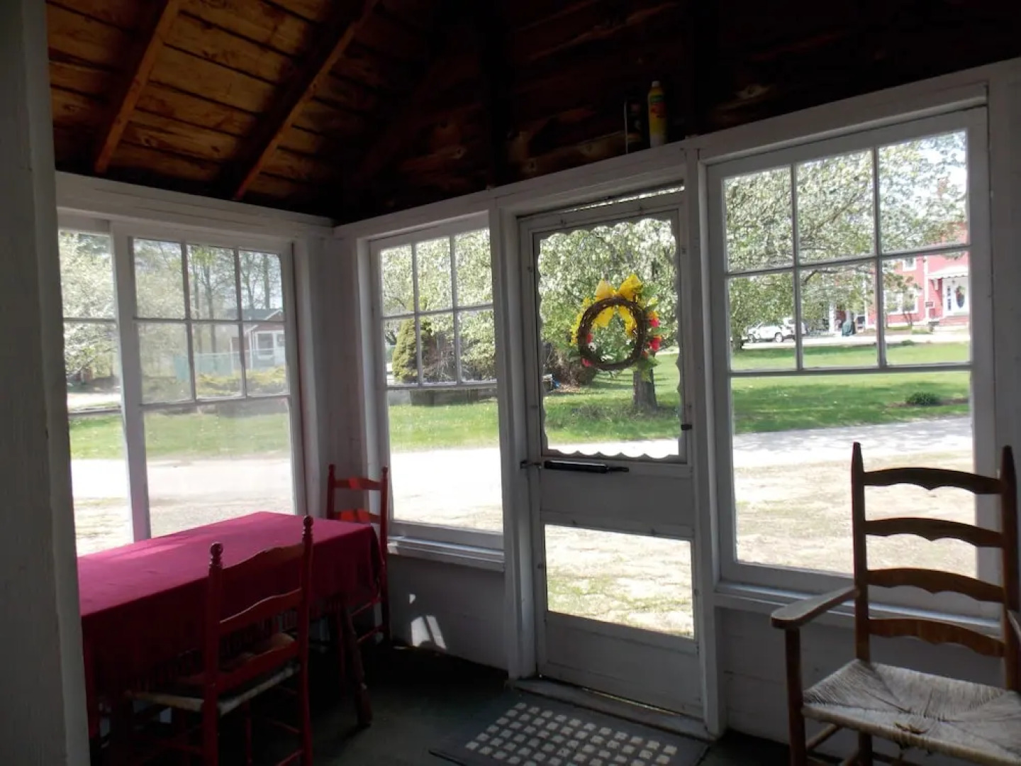 Old Red Inn & Cottages