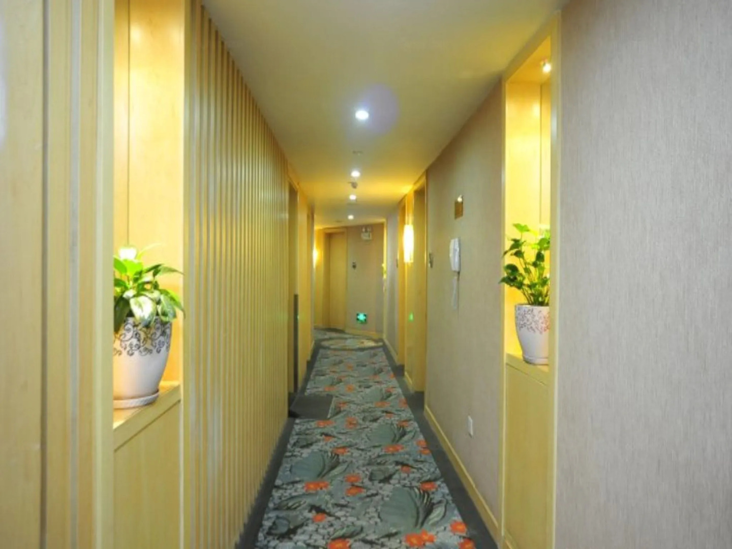 Kunming Spring City Garden Tianhong Hotel