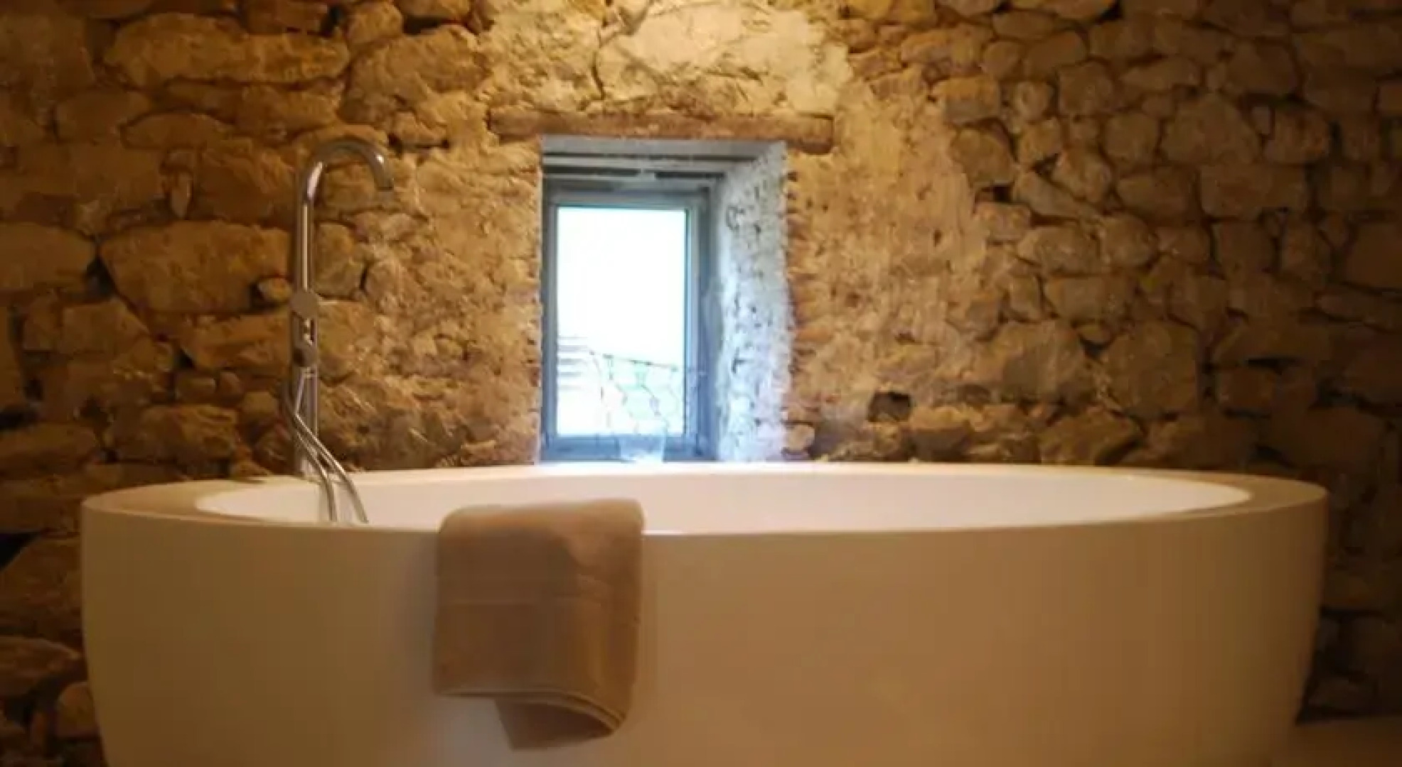 Bassiviere Barn Chic