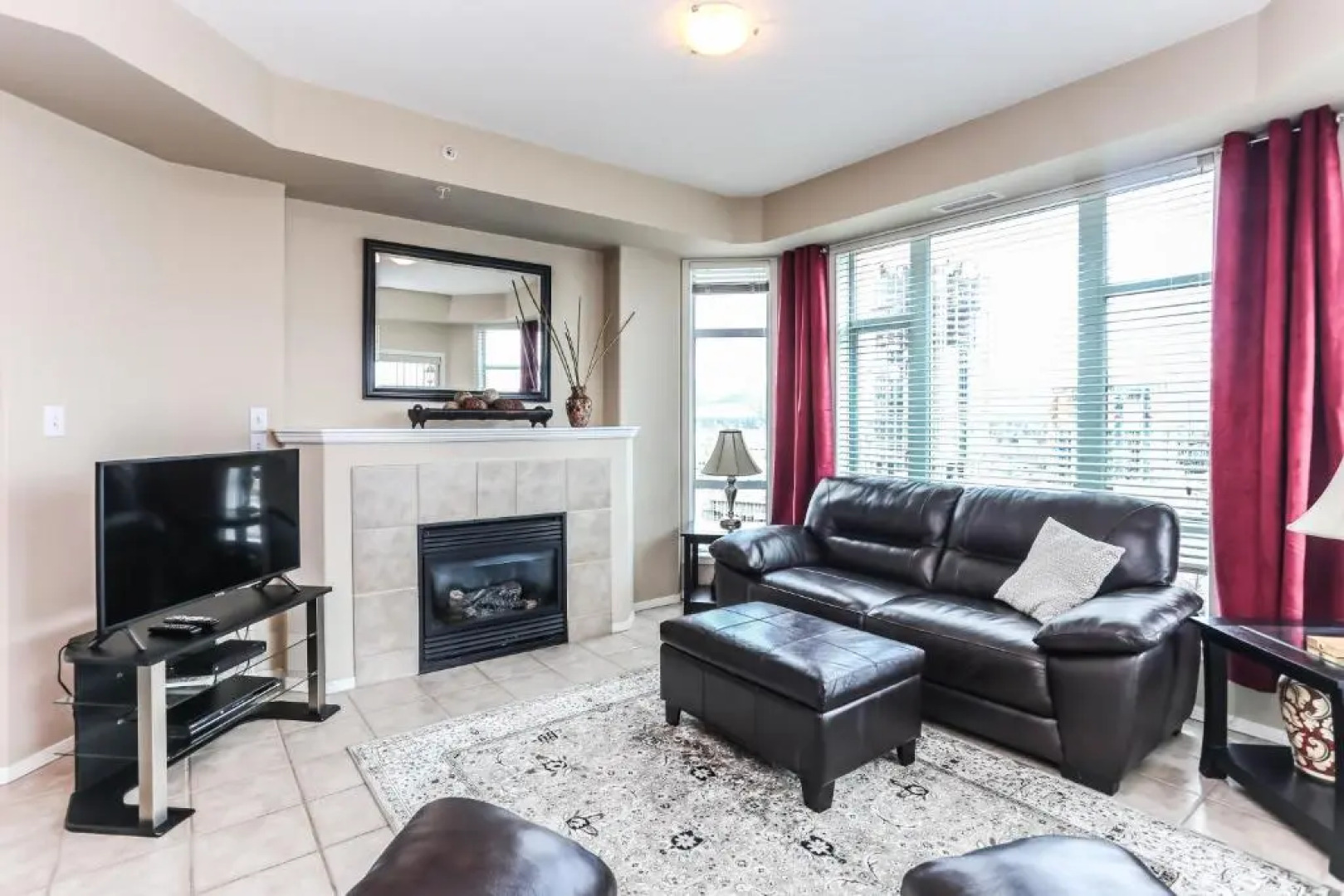 Sunset Waterfront Resort by Discover Kelowna Resort Accommodations