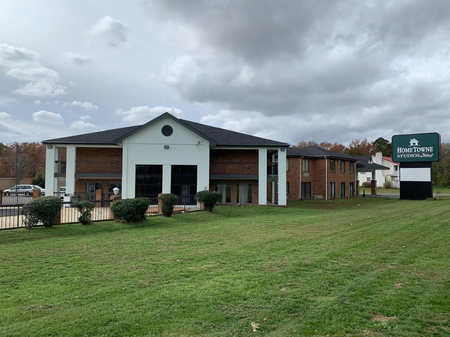 HomeTowne Studios By Red Roof Egg Harbor–Atlantic City Airport